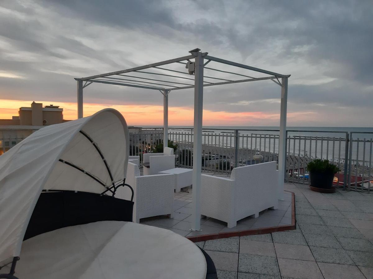 Hotel Embassy Cesenatico Extérieur photo