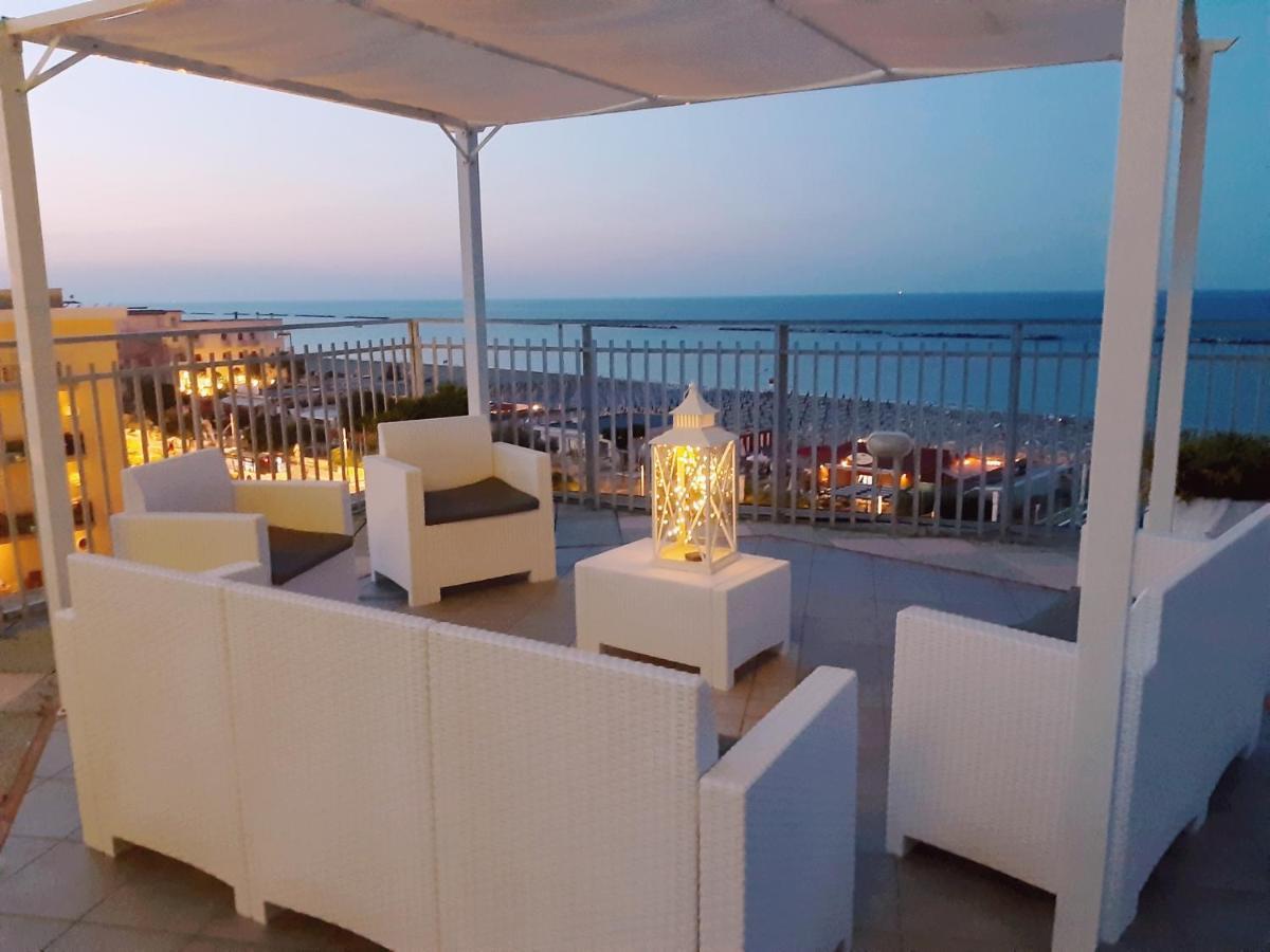 Hotel Embassy Cesenatico Extérieur photo