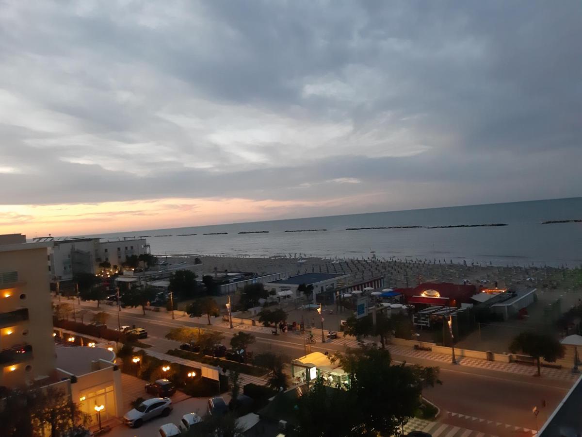 Hotel Embassy Cesenatico Extérieur photo