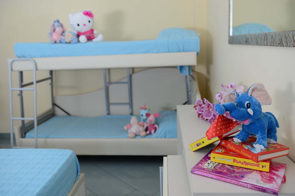 Hotel Embassy Cesenatico Chambre photo
