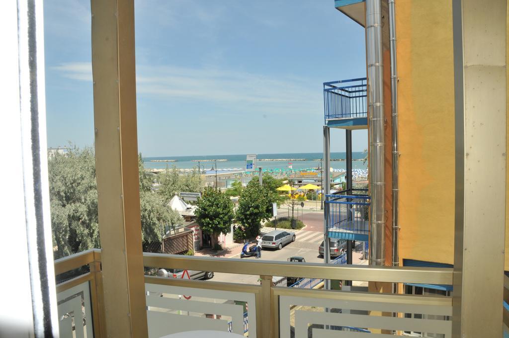 Hotel Embassy Cesenatico Extérieur photo