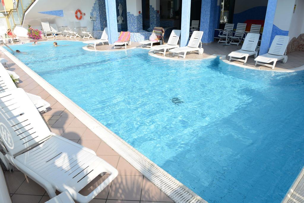 Hotel Embassy Cesenatico Extérieur photo
